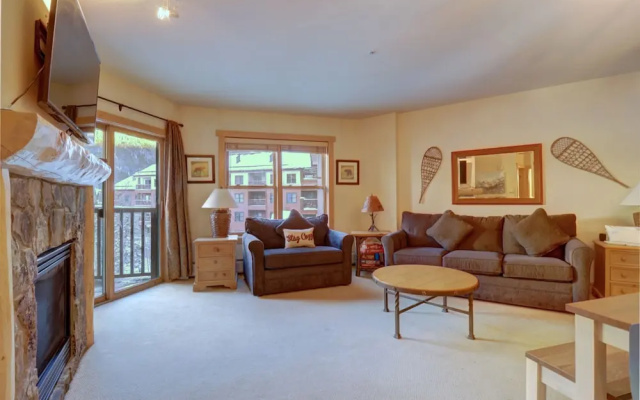 photo 4 of Perfect Ski Condo Steps from the Super Bee & Golf Course - CS325 by Redawning