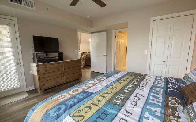 photo 5 of Perfectly On Pointe 3 Bedroom Condo by Redawning