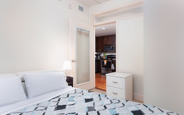photo 4 of Pet Friendly 2 Bedroom And Apartment Near Rittenhouse Apts by RedAwning