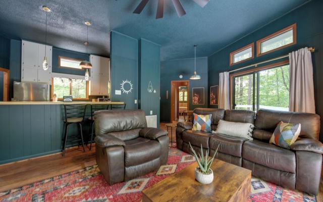photo 3 of Pet-friendly Cabin - 1 Mi From Fontana Lake!