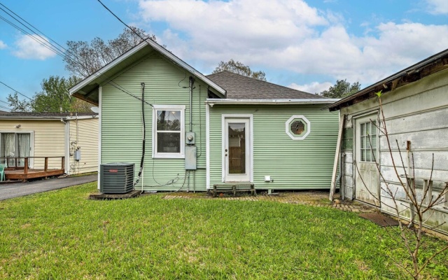 photo 3 of Pet-friendly Home w/ Yard: 3 Mi to Dtwn Houston!