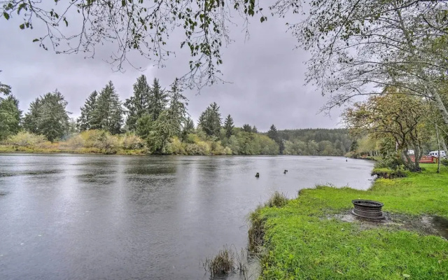photo 3 of Pet-friendly Hoquiam Cottage w/ River Access!