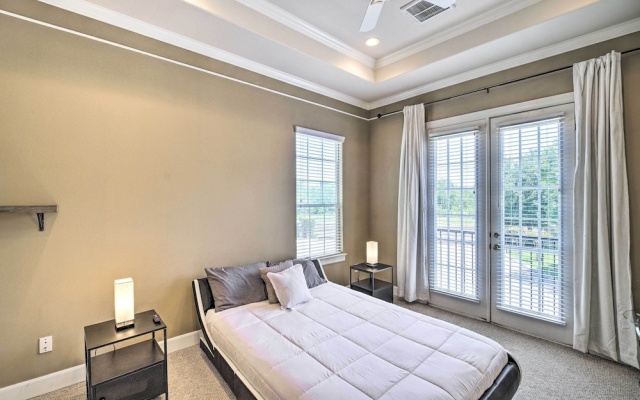 photo 2 of Pet-friendly Houston Home - 3 Mi to NRG Stadium!