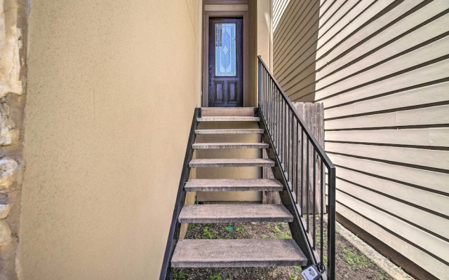 photo 3 of Pet-friendly Houston Home - 3 Mi to NRG Stadium!