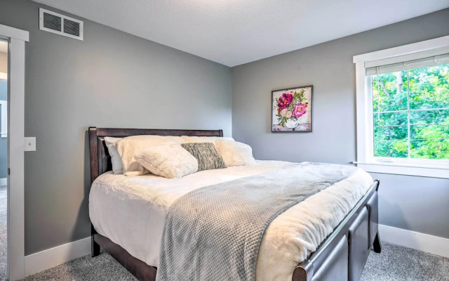 photo 5 of Pet-friendly Minneapolis Home ~ 6 Mi to Dtwn!