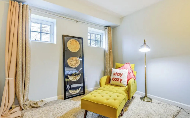 photo 3 of Pet-friendly DC Area Condo w/ Yard!