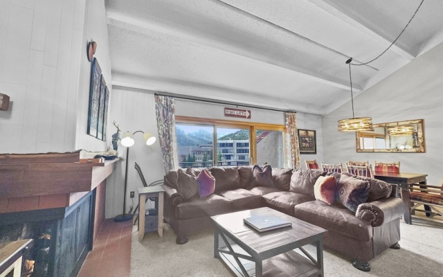 photo 2 of Peregrine Lodge-Remodeled Kitchen-Steps to Super Bee Lift - PG309 by RedAwning