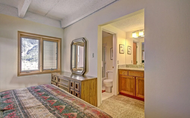 photo 2 of Alluring Lofty Condo In East Village - PG310 by RedAwning