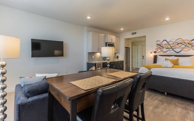 photo 5 of Pine Suite - 209