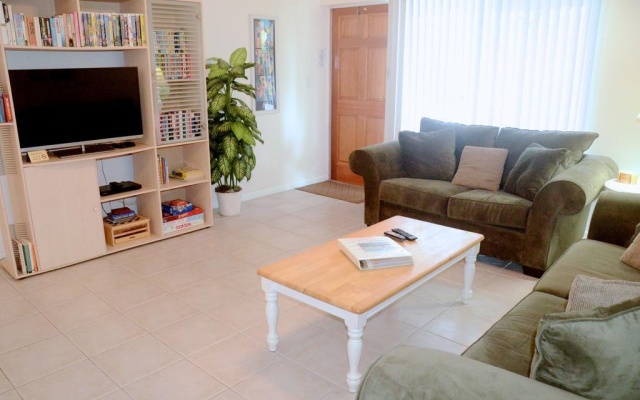 photo 4 of Pineapple Place Apartments