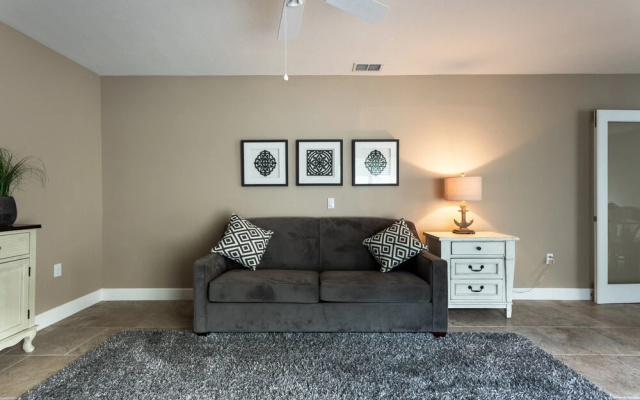 photo 4 of Pinecrafts Edge ~ 15 Minutes To Beaches ~ Sleeps 6