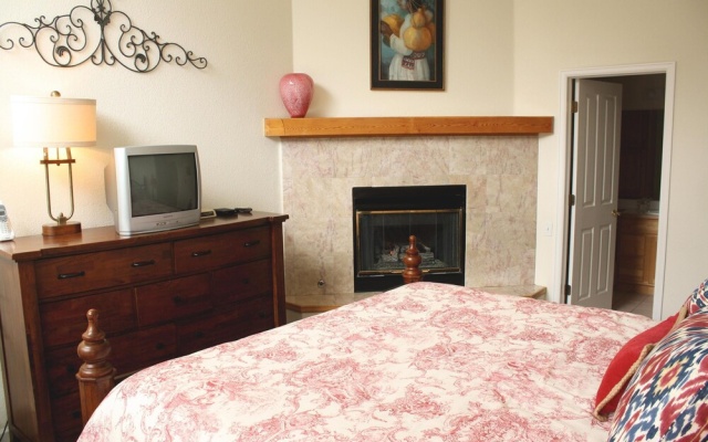 photo 3 of Pinecreek #I - 3 BR