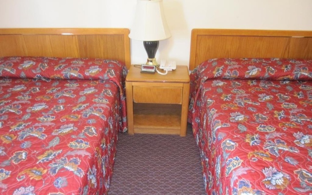 photo 5 of Pinecrest Motel
