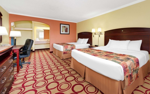 photo 4 of Days Inn by Wyndham Plainview