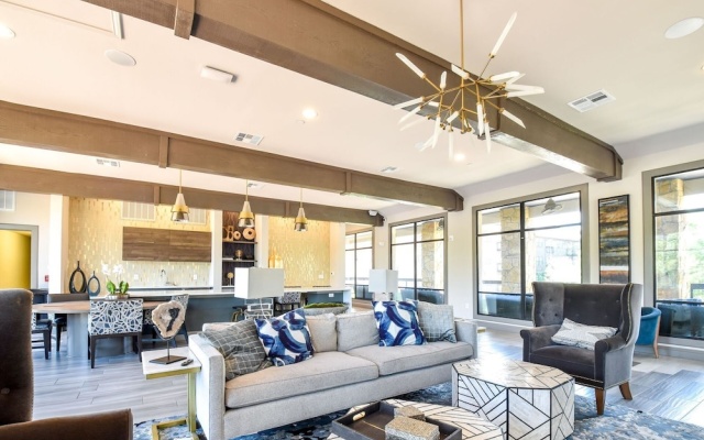 photo 2 of Plano Comfy 2BD 1 5BA Apartment