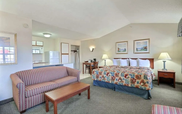 photo 4 of Plano Inn & Suites