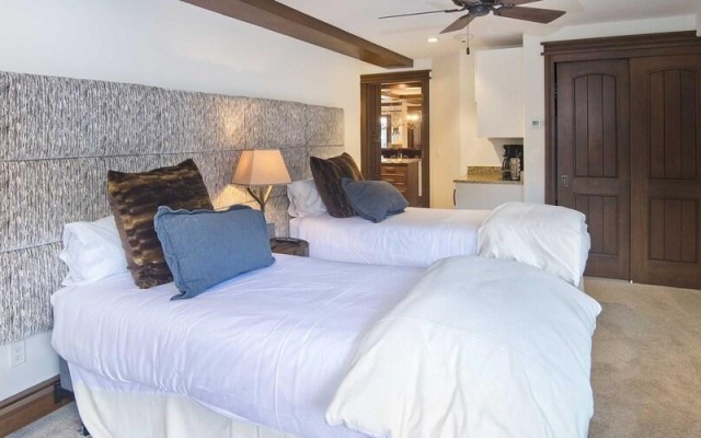 photo 4 of Plaza Lodge #1 5 Bedroom Condo by RedAwning