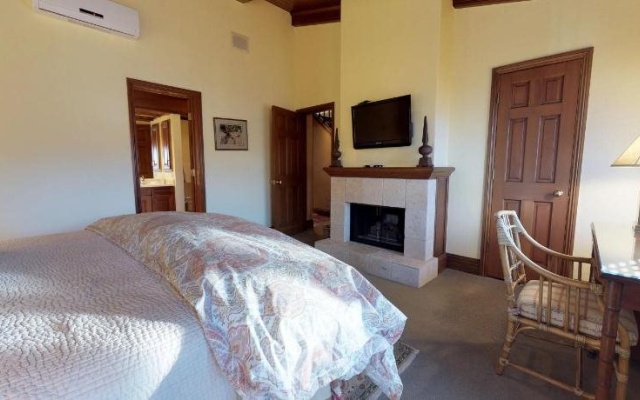 photo 4 of Plaza Lodge by Destination
