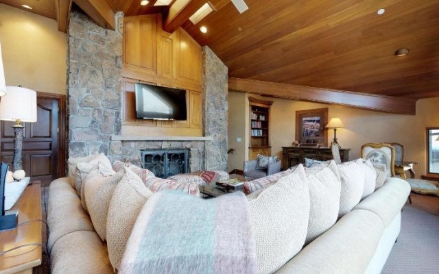 photo 5 of Plaza Lodge by Destination