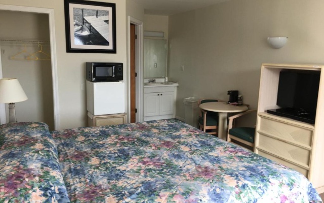 photo 5 of Point 1 Motel