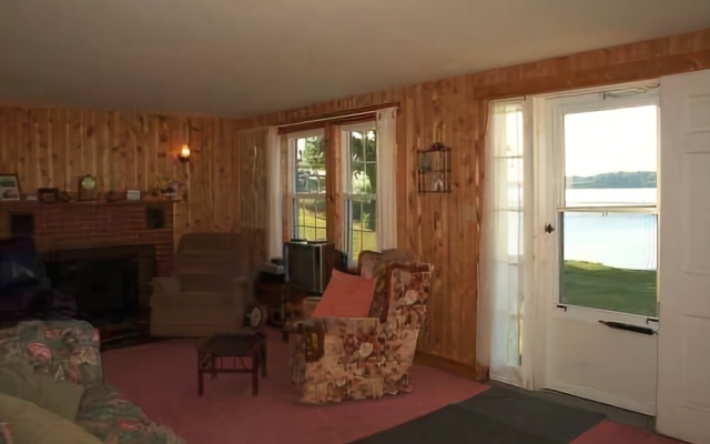 photo 2 of Point Field Cottage - One Bedroom Home
