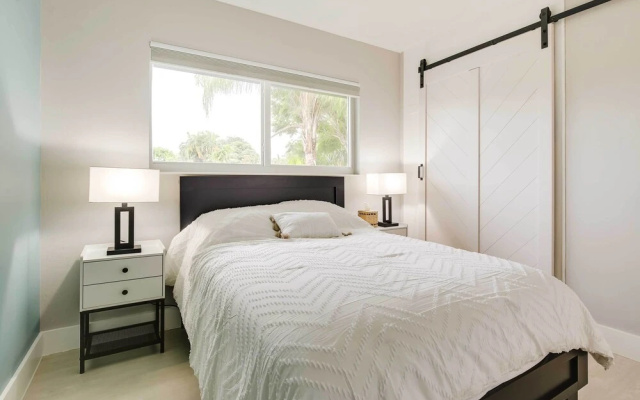 photo 4 of 1 Mi to Pompano Beach: Home w/ Patio & Pool!