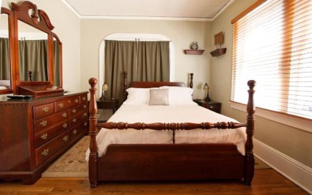 photo 3 of Portland Piedmont Guesthouse