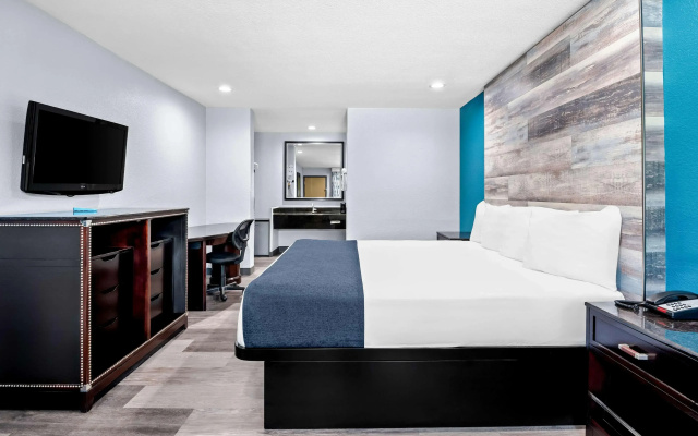 photo 4 of SureStay Hotel by Best Western Buena Park Anaheim