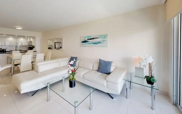 photo 3 of Premium 1 Bedroom +den Ocean View Or925