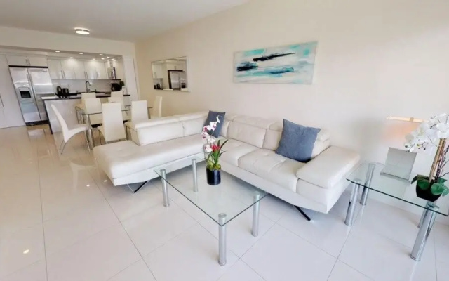 photo 5 of Premium 1 Bedroom +den Ocean View Or925