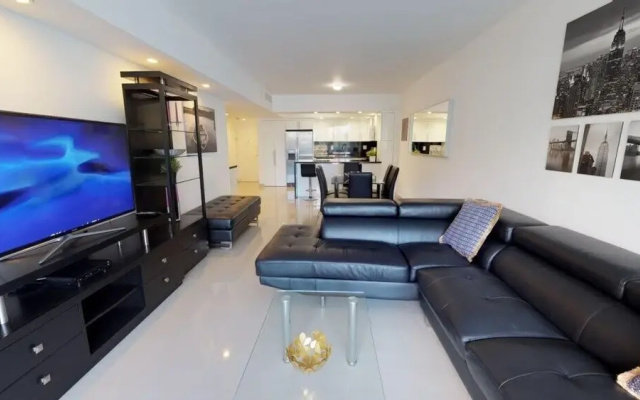 photo 3 of Premium 2 Bedroom + Den Apartment Or201
