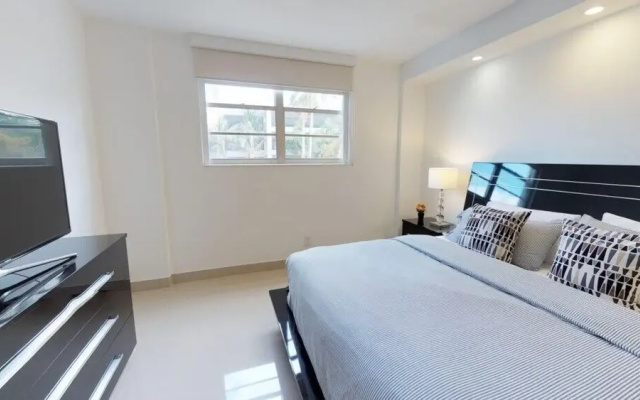 photo 5 of Premium 2 Bedroom + Den Apartment Or201
