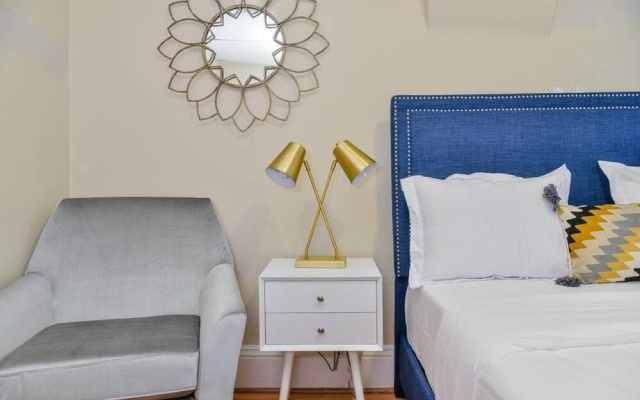 photo 2 of Prime 2br/1ba Apt in Heart of North End