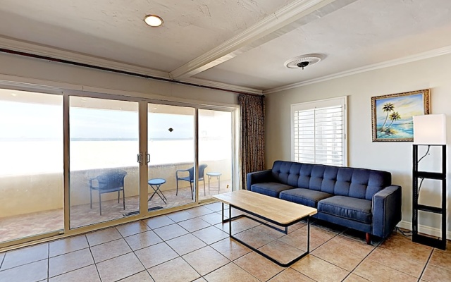 photo 2 of Prime Oceanfront Duplex 3 Bedrooms 1 Bathroom Duplex