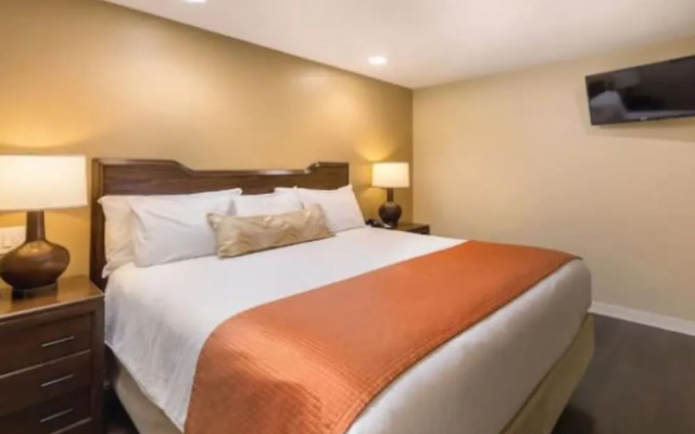 photo 5 of Private One Bedroom Condo on Golf Course, free parking