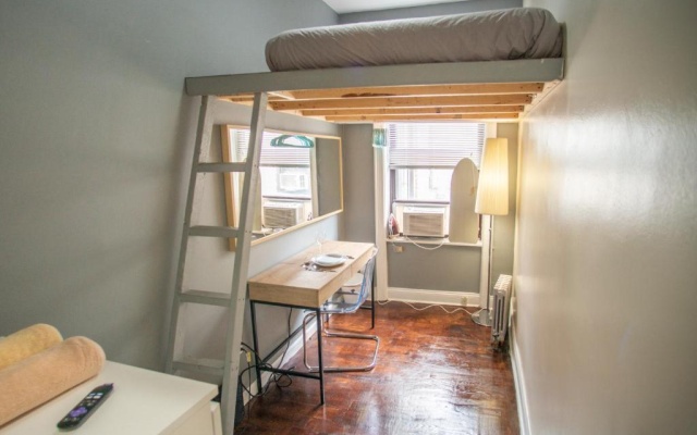 photo 5 of private room in a shared apartment 15 minutes to times square!