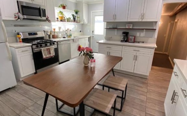 photo 5 of Private Room in Los Angeles with WIFI, Balcony w/ View of Hollywood Sign & Shared Kitchen