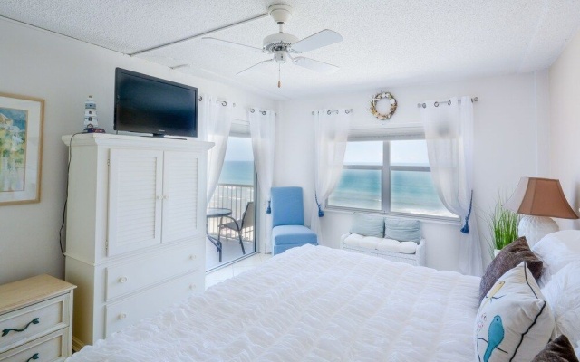photo 4 of PT701 Ponce de Leon Towers by RedAwning