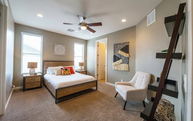 photo 2 of Pueblo Viejo by Avantstay Artsy Oasis w/ Pool, Rooftop & Games - Near Old Town