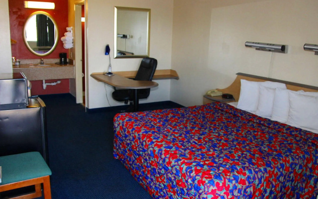 photo 3 of Q Lodging