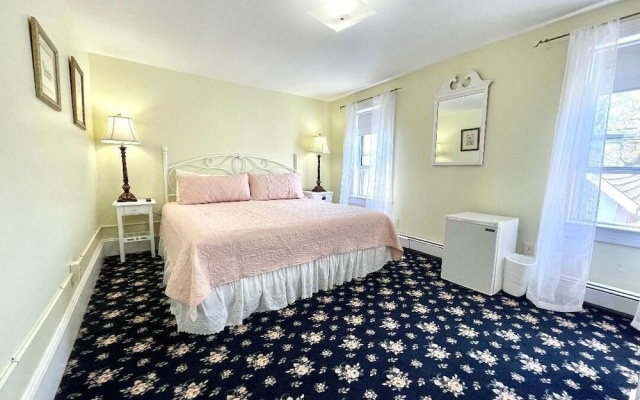 photo 3 of Quaker Inn