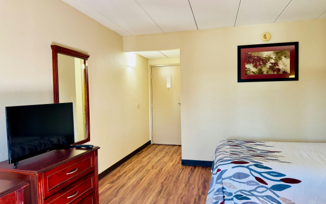 photo 4 of Red Roof Inn Hartford - Vernon