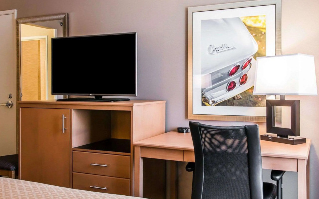 photo 4 of Quality Inn & Suites Warren - Detroit