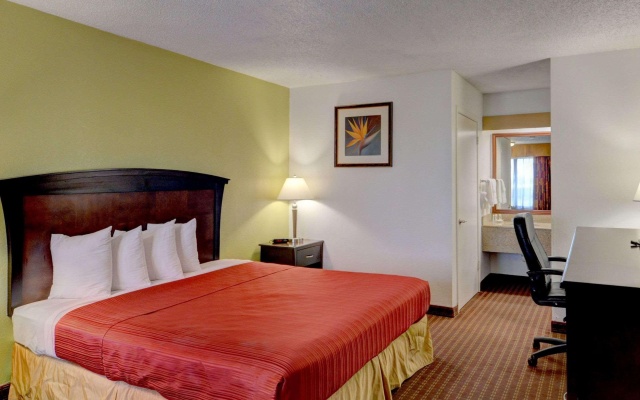 photo 5 of Quality Inn Plainview