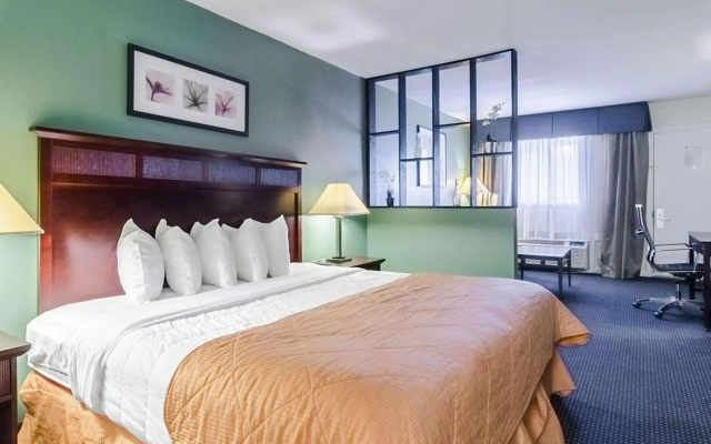 photo 5 of Rodeway Inn & Suites Williamsburg Central