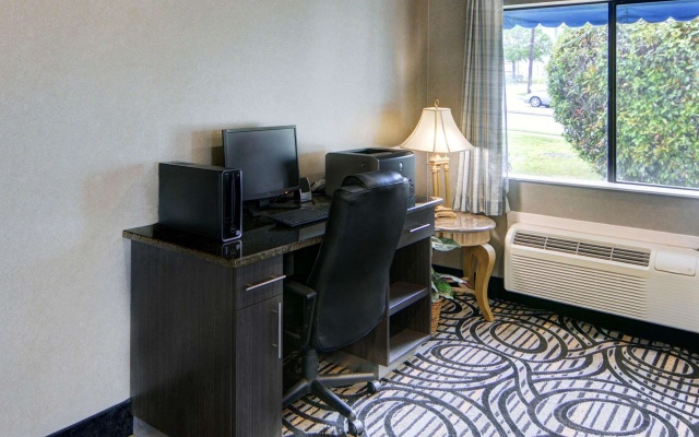 photo 5 of Quality Inn & Suites Grand Prairie South