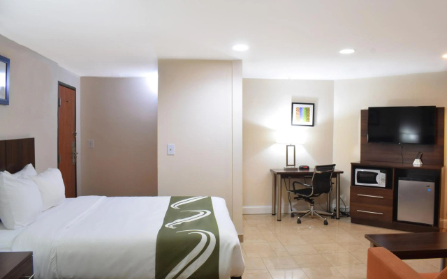 photo 3 of Quality Inn & Suites Middletown - Newport