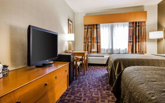 photo 3 of Quality Inn & Suites Des Moines Airport