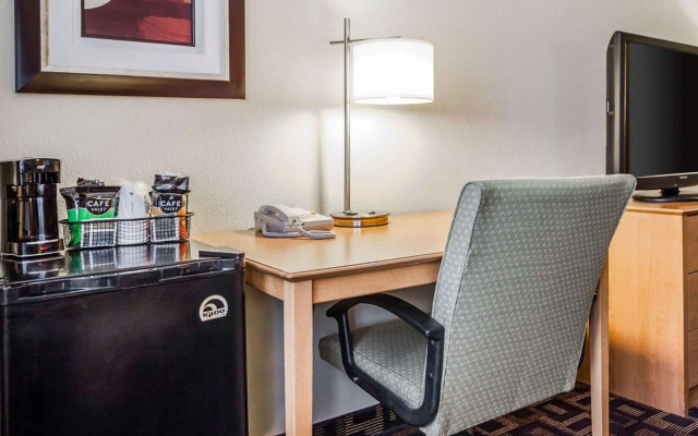 photo 4 of Quality Inn & Suites Des Moines Airport