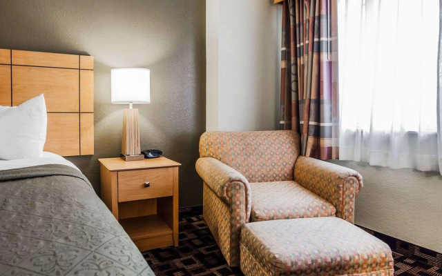 photo 5 of Quality Inn & Suites Des Moines Airport
